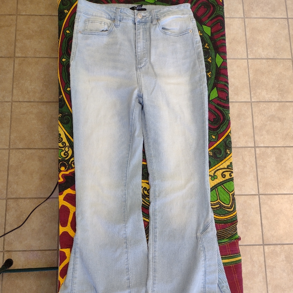 Forever 21 size 29 blue bell bottoms